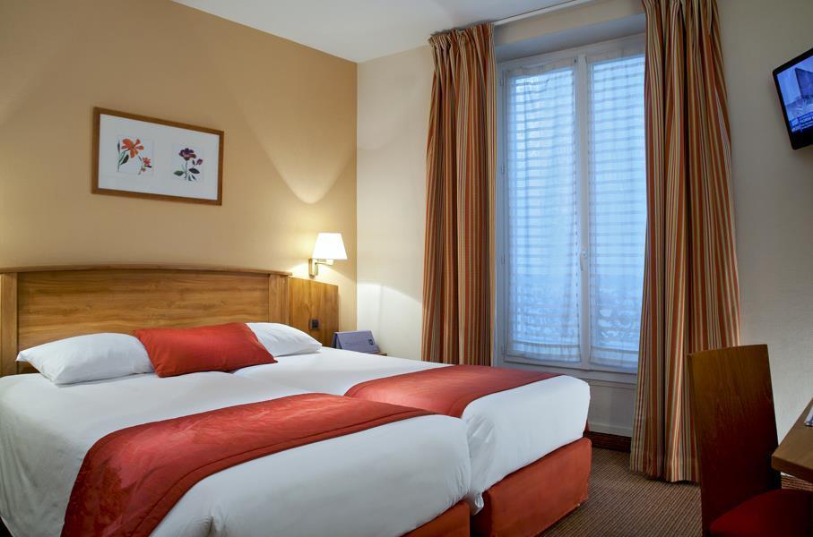Hotel Du Jardin Des Plantes Paris Room photo
